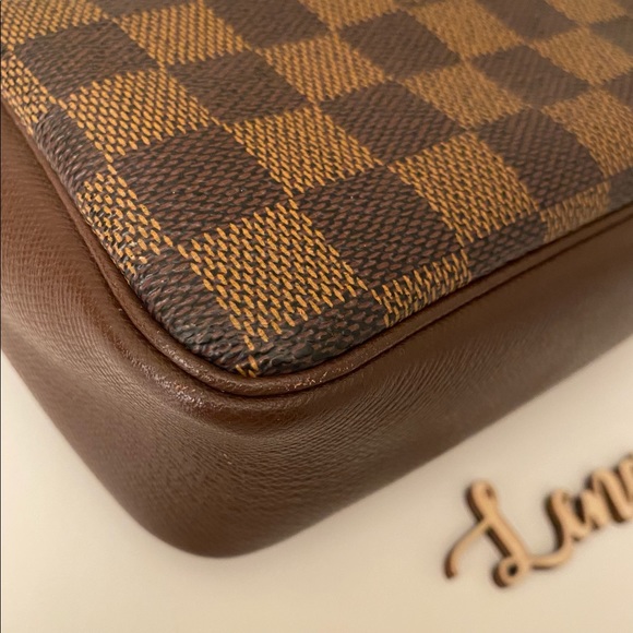 ⛔️RESERVED⛔️Louis Vuitton Damier Trousse Pochette - Picture 7 of 16